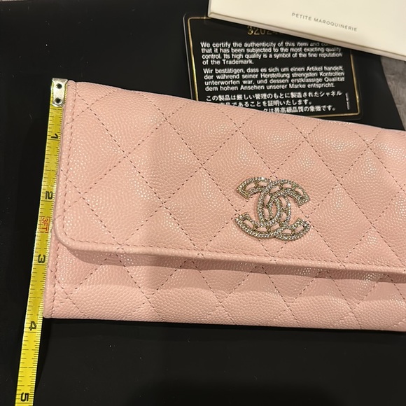 🔥RARE PRISTINE CHANEL•Caviar Quilted CRYSTAL CC Wallet. So Beautiful!!🔥💕 - Picture 11 of 12